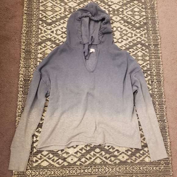 Colsie Tops - Cropped ombre hoodie